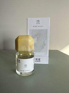 To Summer Magnolia perfume